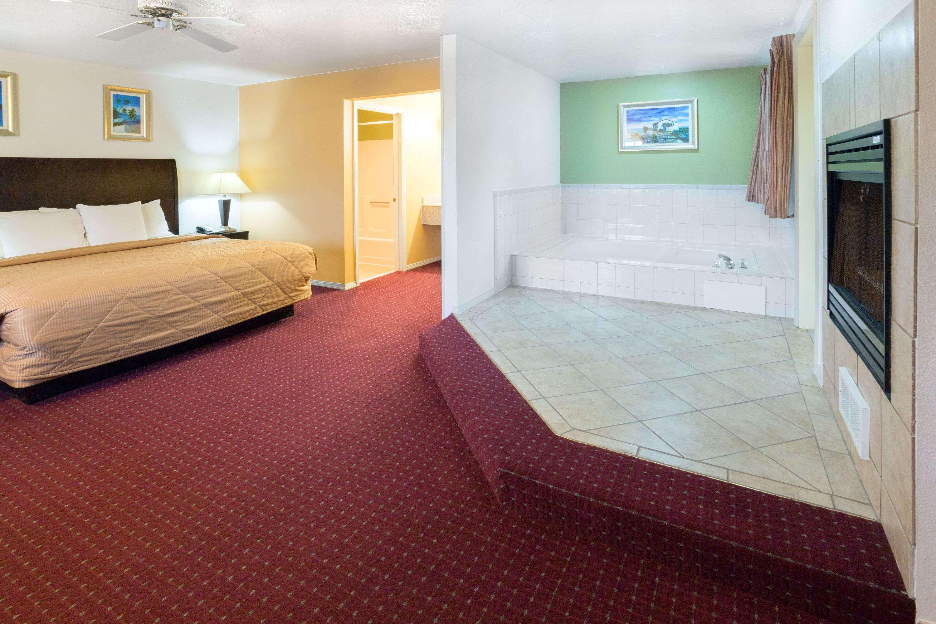 Days Inn By Wyndham Newport Or Luaran gambar