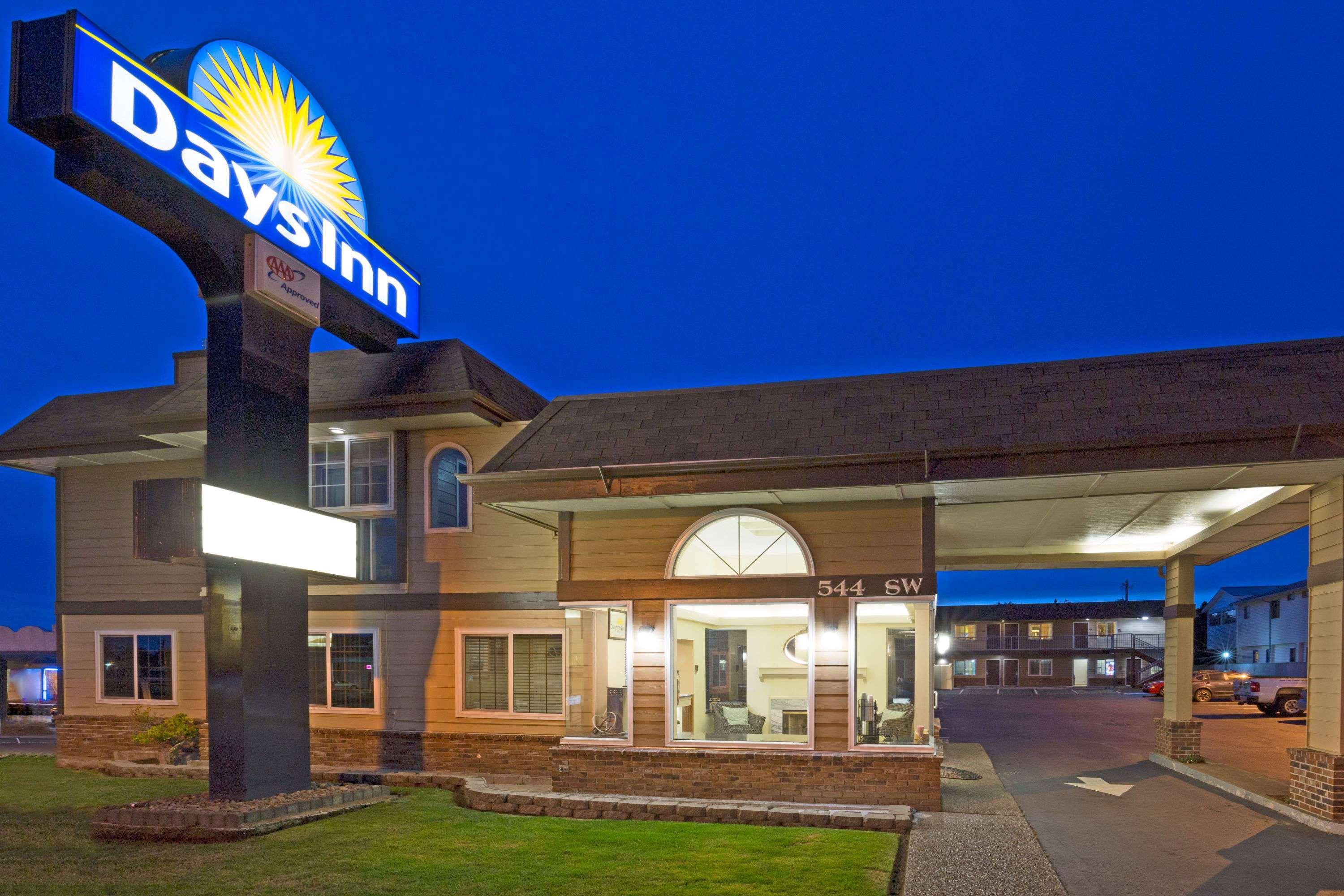 Days Inn By Wyndham Newport Or Luaran gambar