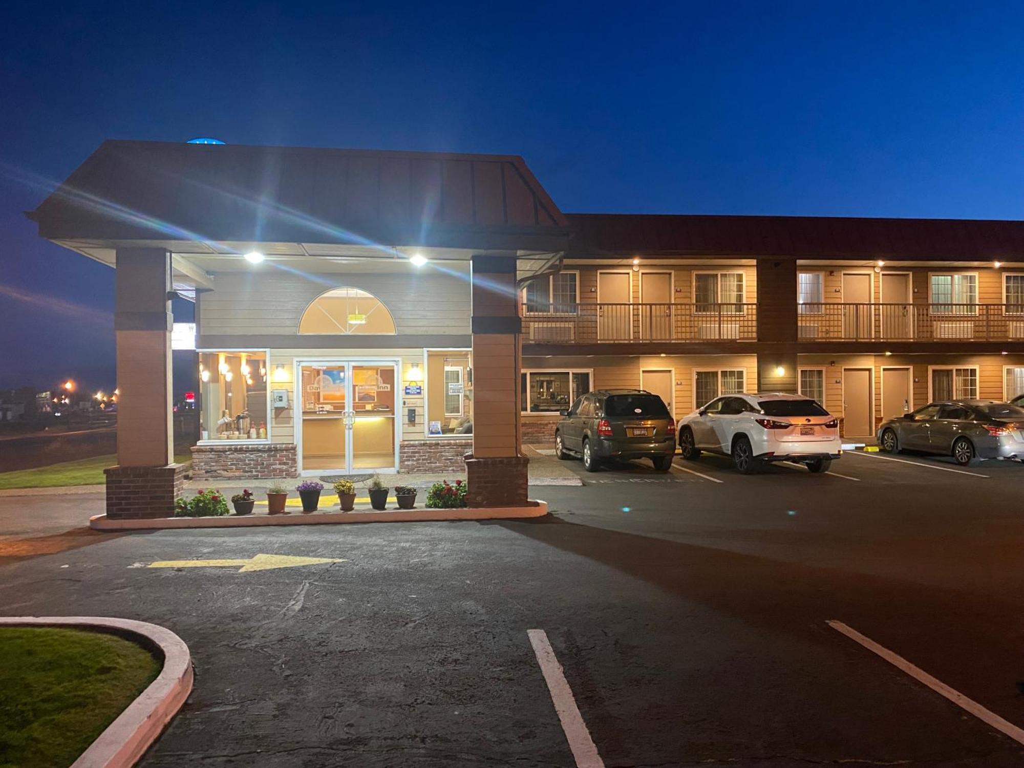 Days Inn By Wyndham Newport Or Luaran gambar
